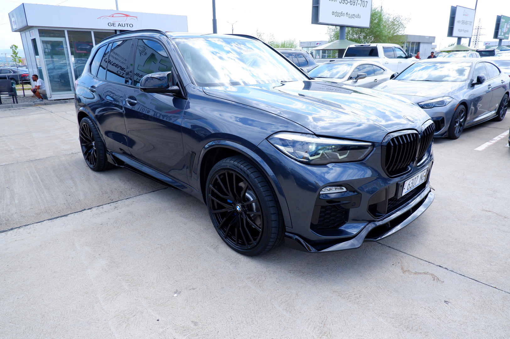 BMW X5 2018 — photo 2