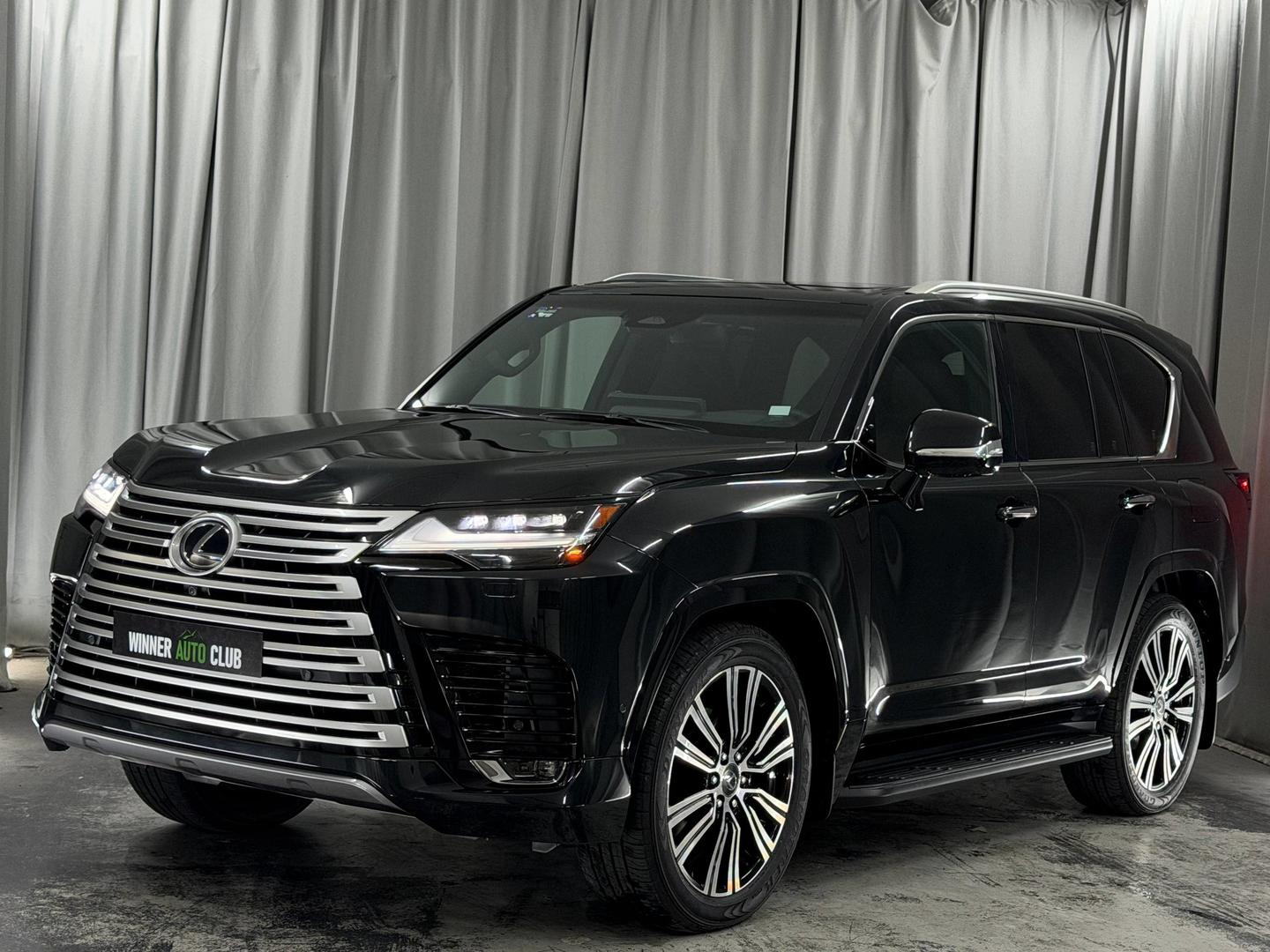 Lexus LX 700h