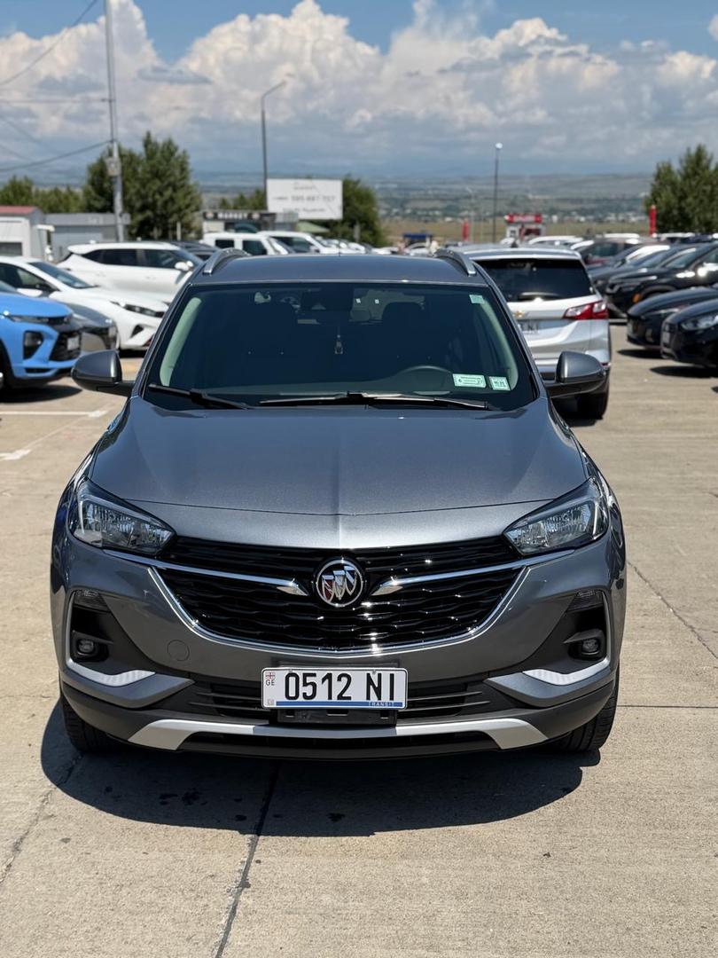 Buick Encore 2023 — photo 2