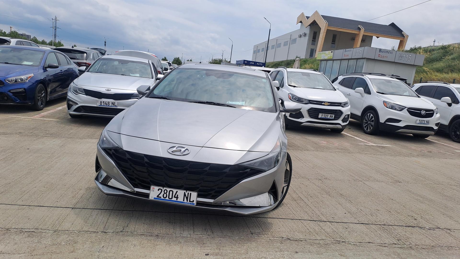 Hyundai Elantra 2022 — photo 2
