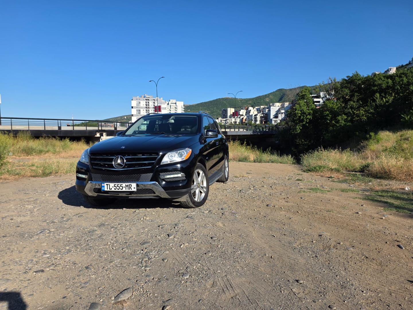 Mercedes-Benz ML 350 2011 — photo 2