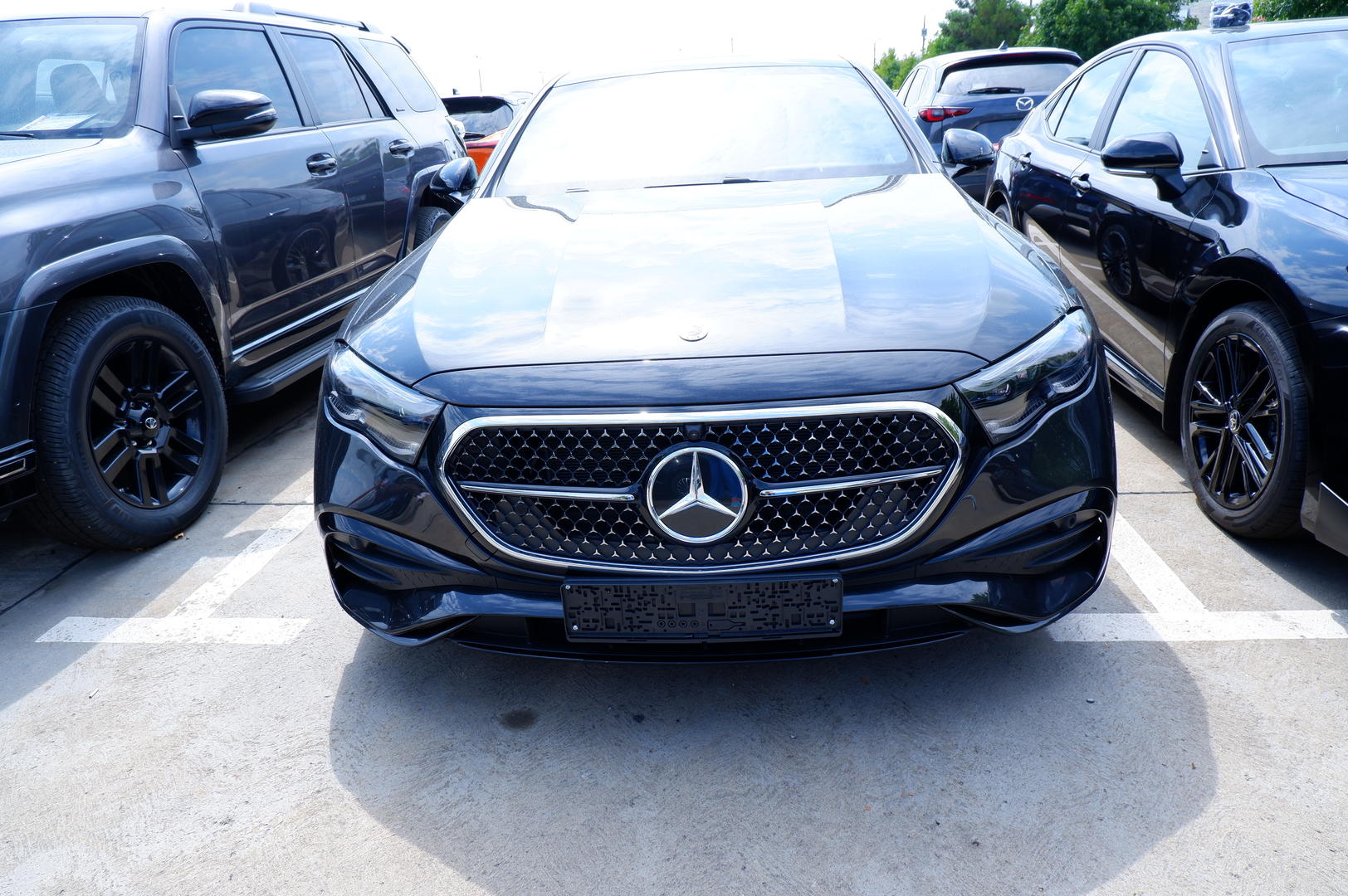 Mercedes-Benz E 200 2026 — photo 2