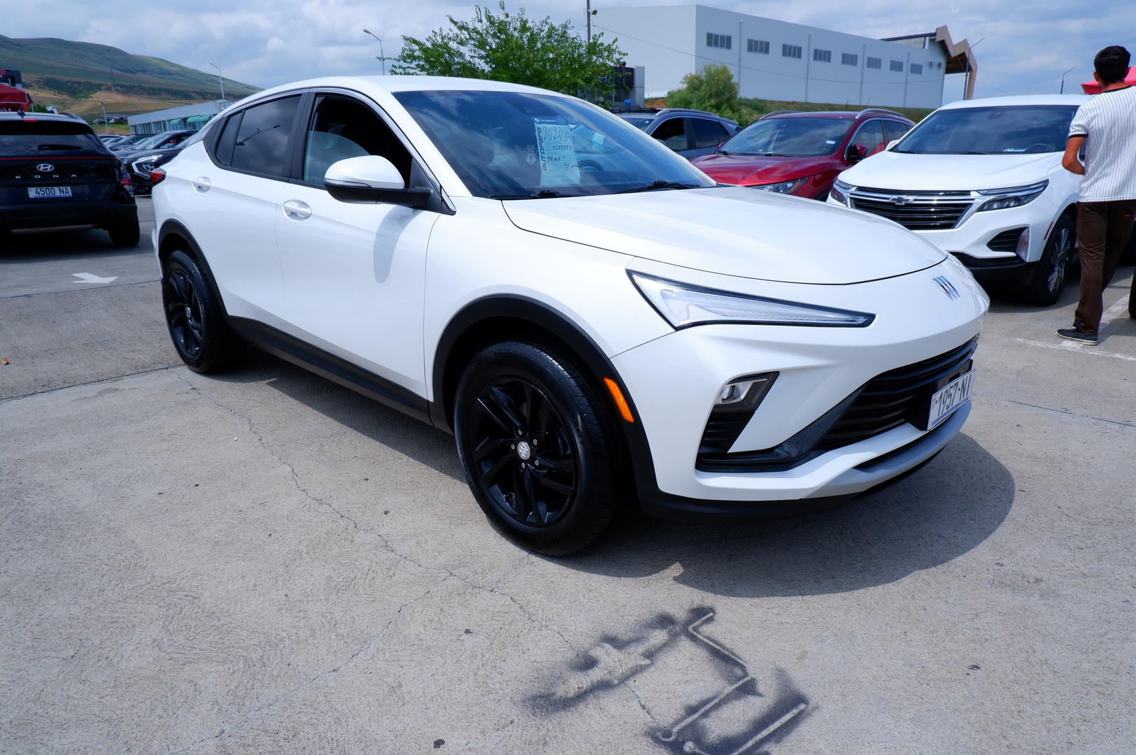 Buick Envista 2023 — photo 2