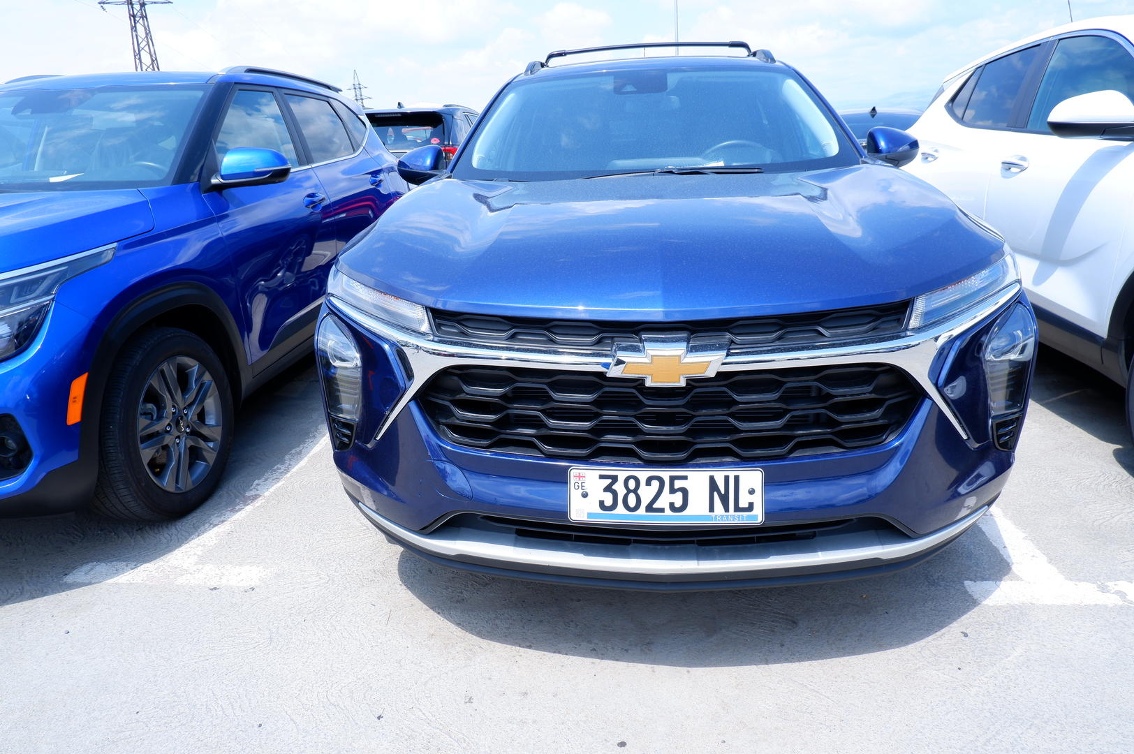 Chevrolet Trax 2023 — photo 2