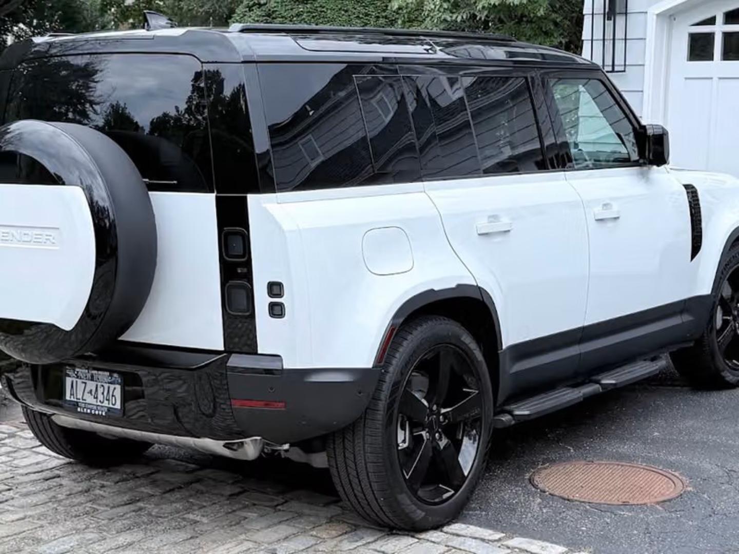 Land Rover Defender 2026 — photo 2