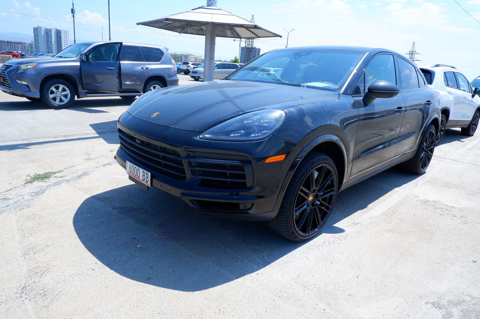 Porsche Cayenne 2022 — photo 2