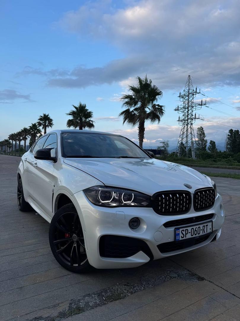 BMW X5 M 2018 — photo 2