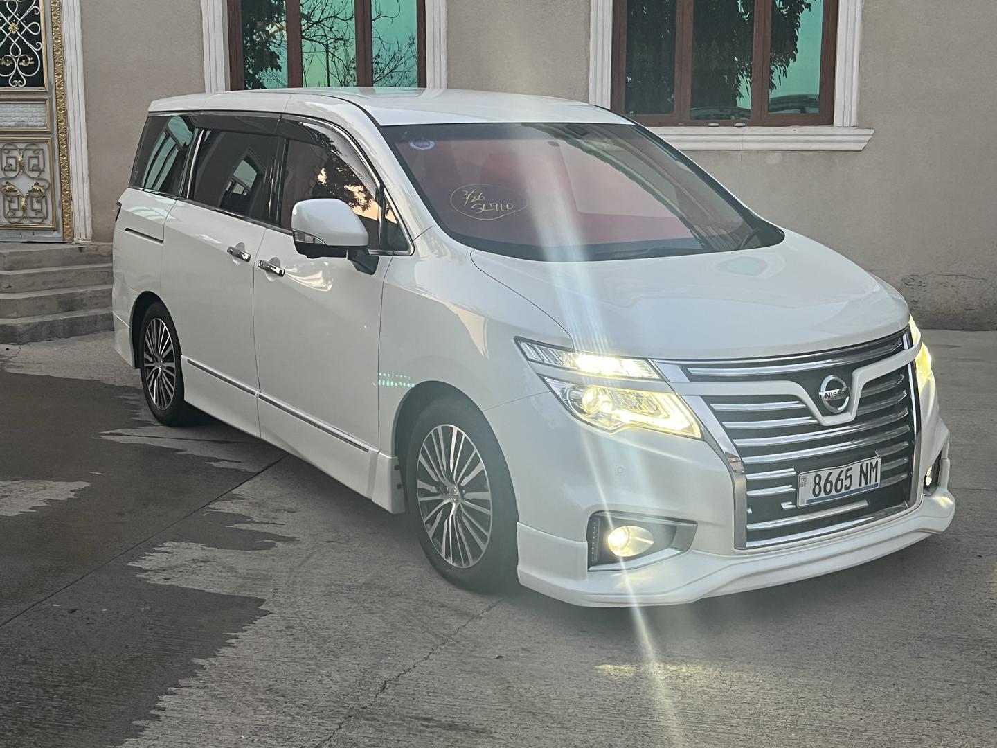Nissan Elgrand 2014 — photo 2