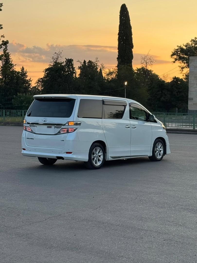 Toyota Alphard 2014 — photo 2