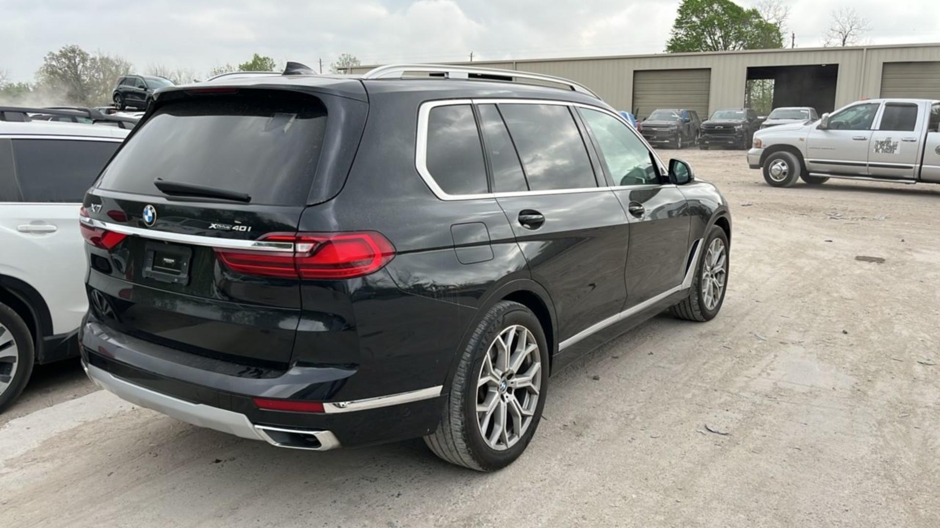 BMW X7 2021 — photo 2