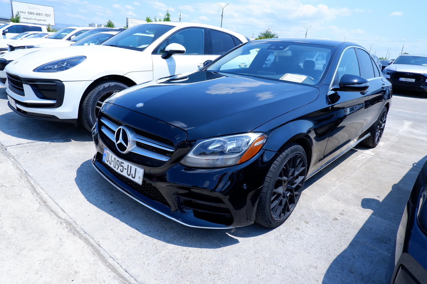 Mercedes-Benz C 300 2017 — photo 2