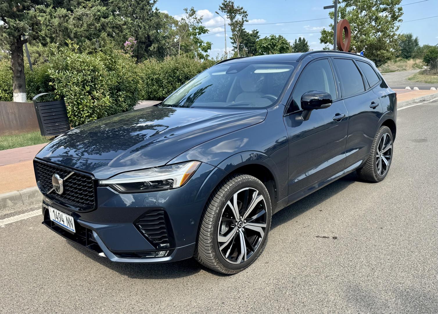 Volvo XC60 2023 — photo 2
