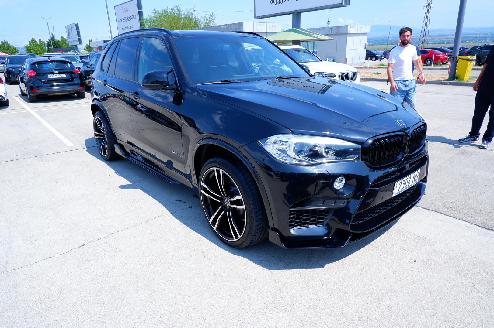 BMW X5 2018 — photo 2
