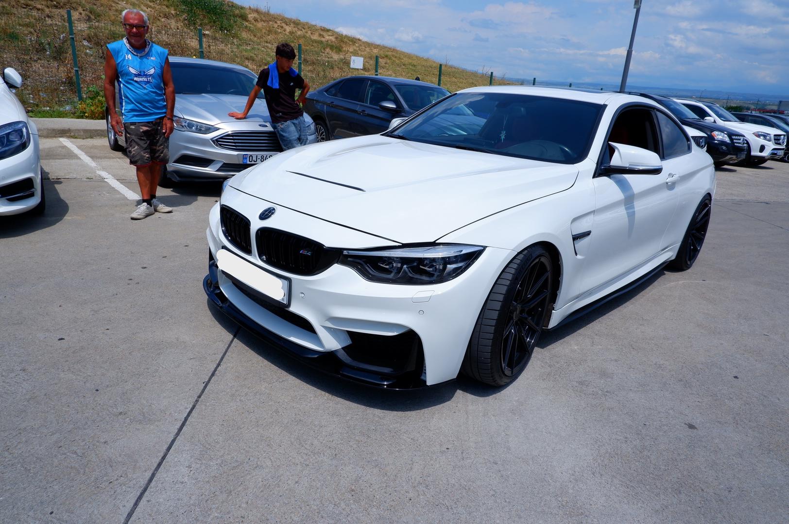 BMW M4 2015 — photo 2