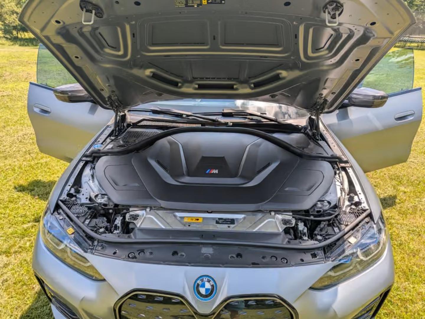 BMW i4 2023 — photo 2