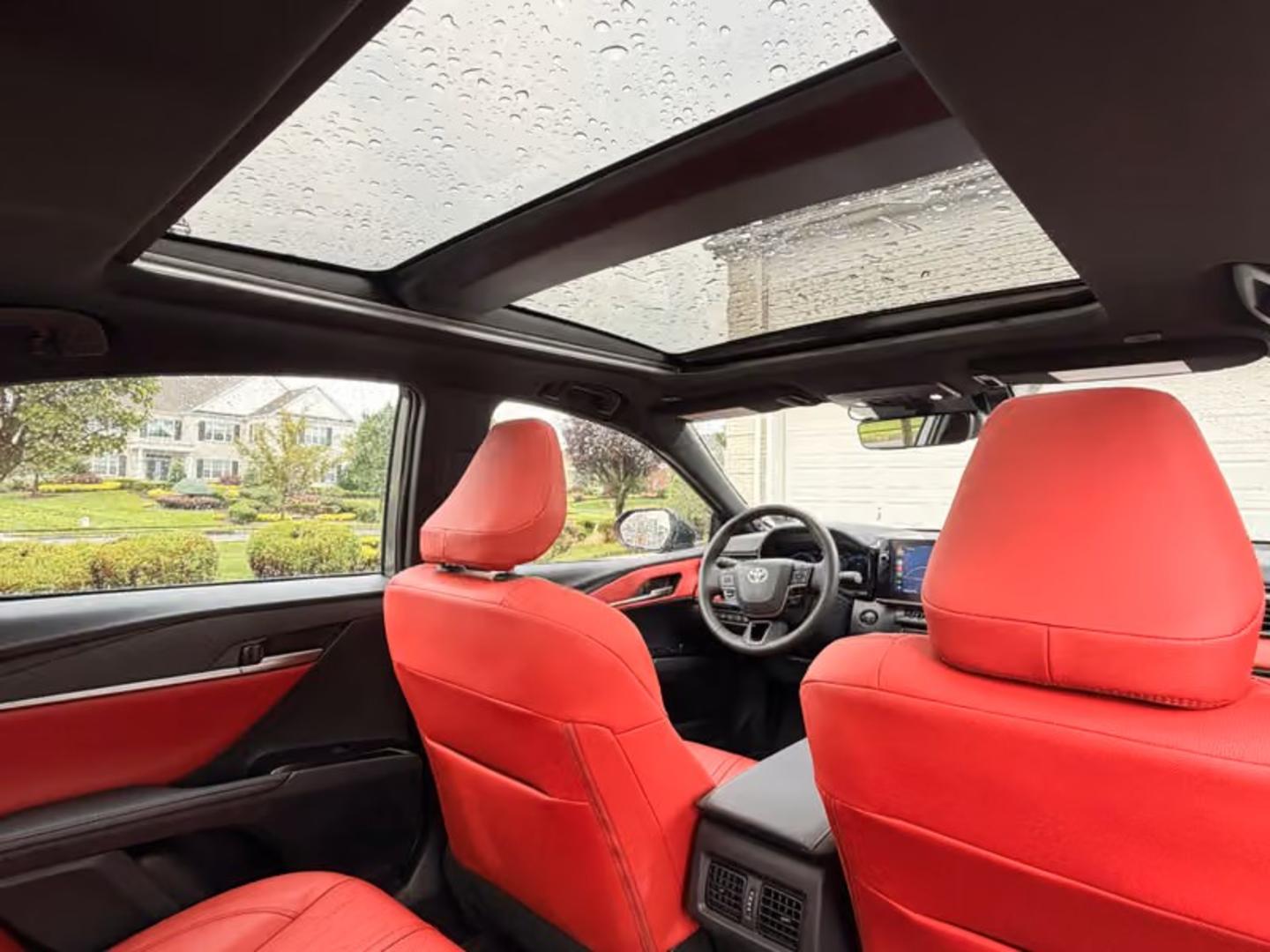 Toyota Camry 2026 — photo 2