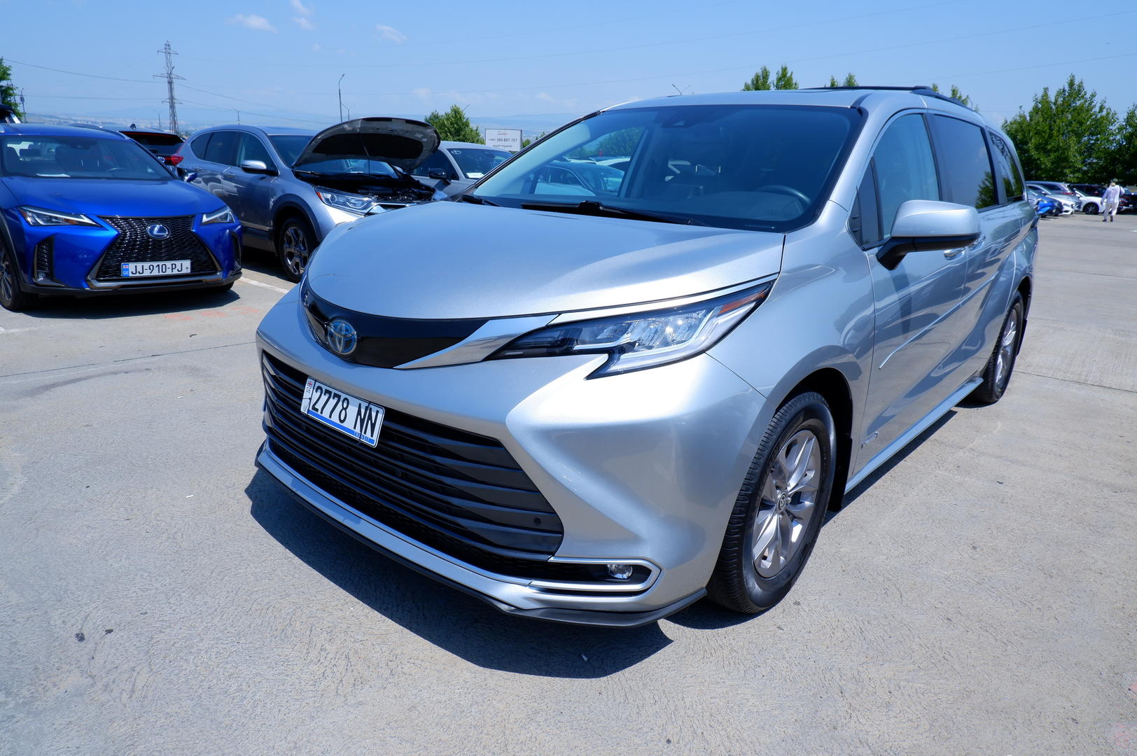 Toyota Sienna 2021 — photo 2