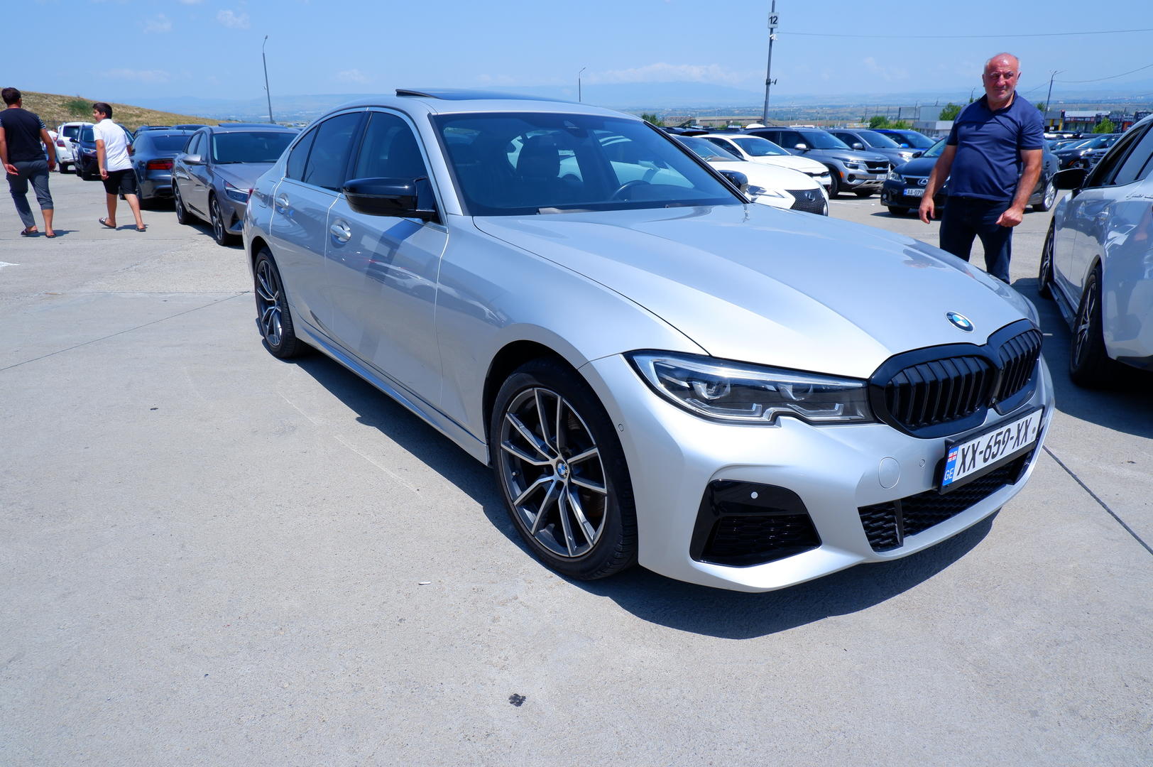 BMW 330