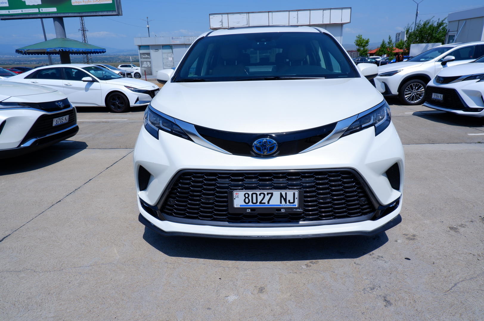 Toyota Sienna 2020 — photo 2