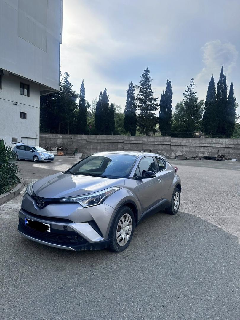 Toyota C-HR 2019 — photo 2