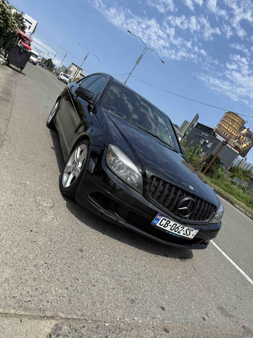 Mercedes-Benz C 300 2011 — photo 2