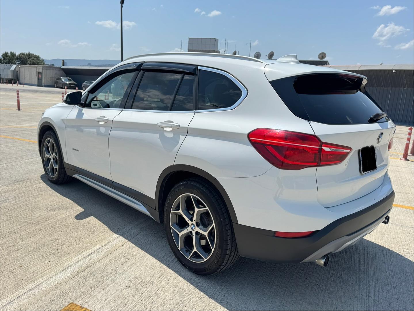 BMW X1 2018 — photo 2