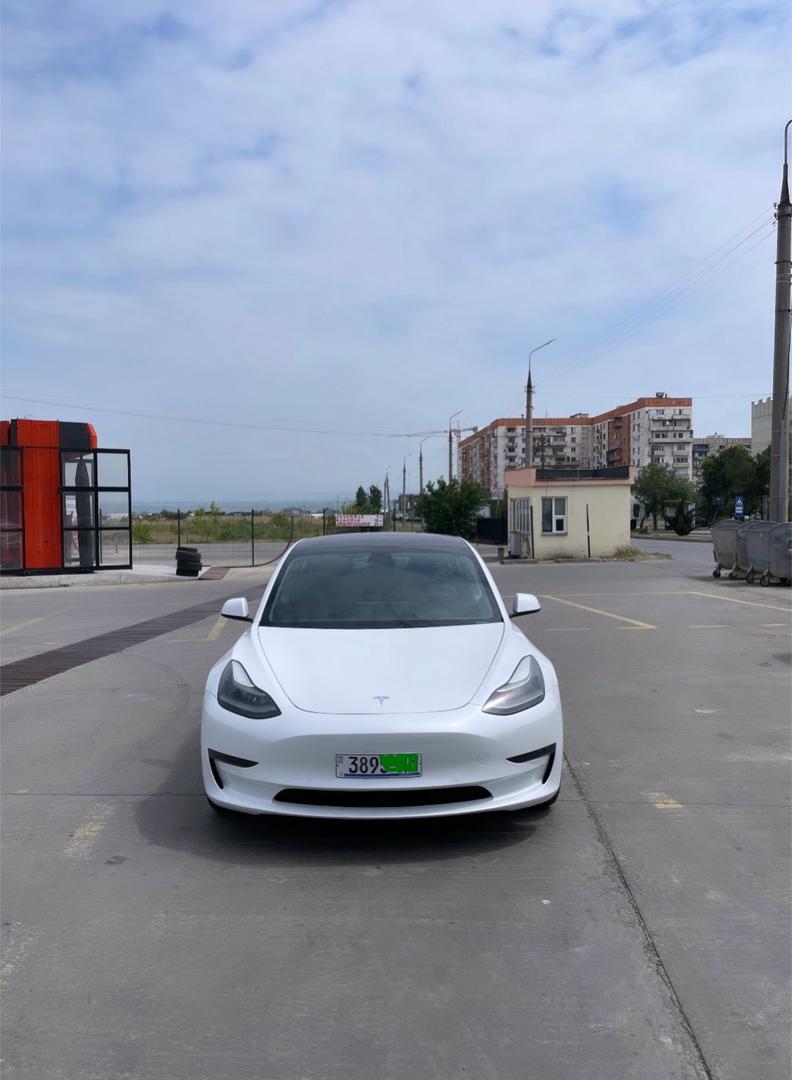 Tesla Model 3 2021 — photo 2