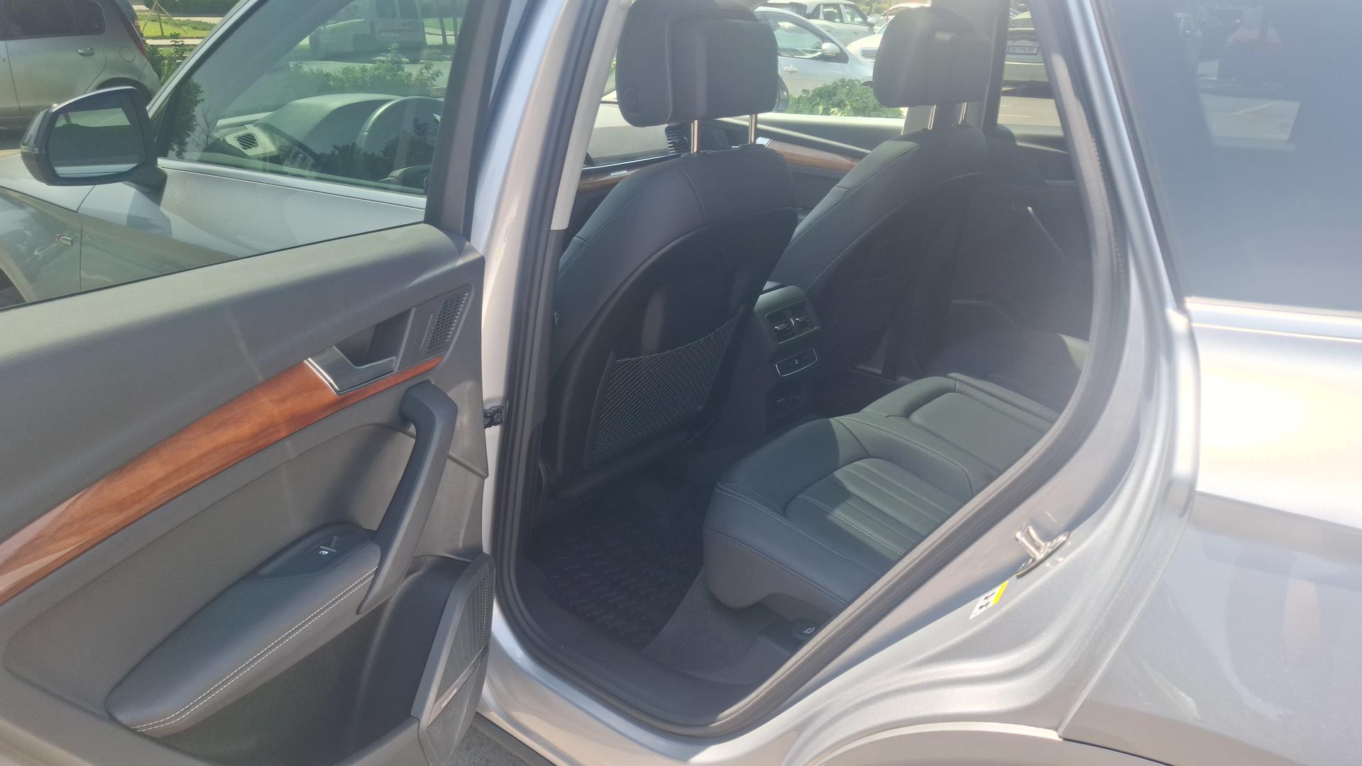 Audi Q5 2022 — photo 2