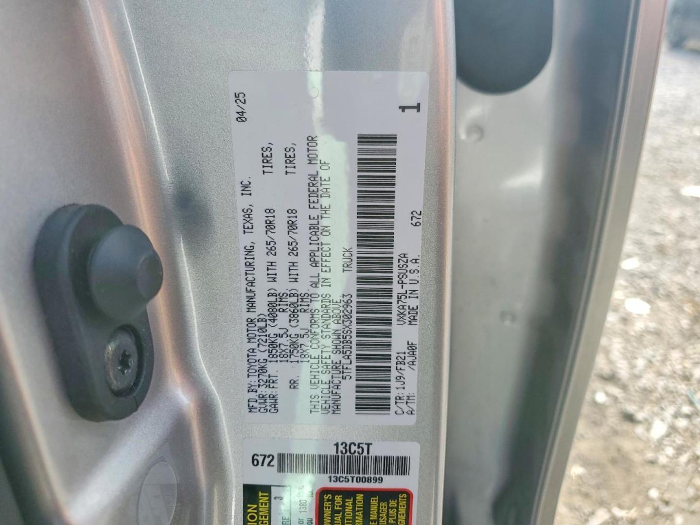 Toyota Tundra 2025 — photo 2