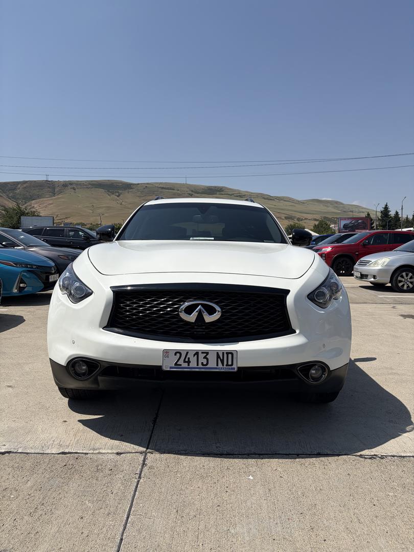 Infiniti QX70