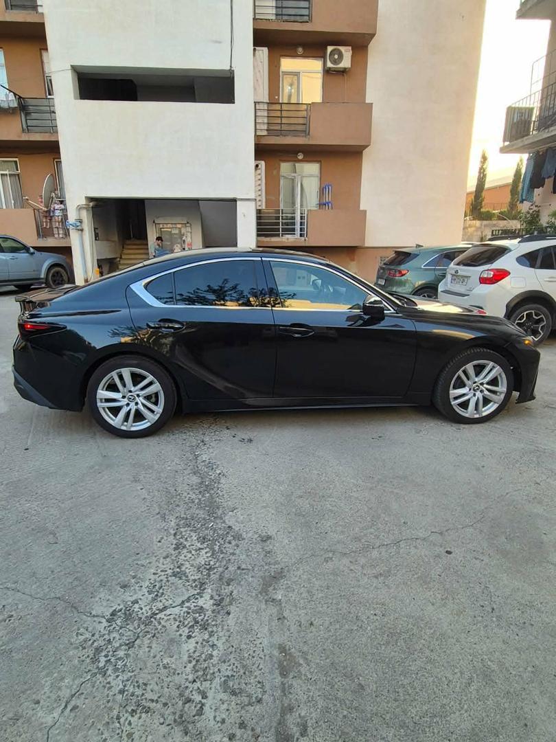 Lexus IS 350 2021 — photo 2