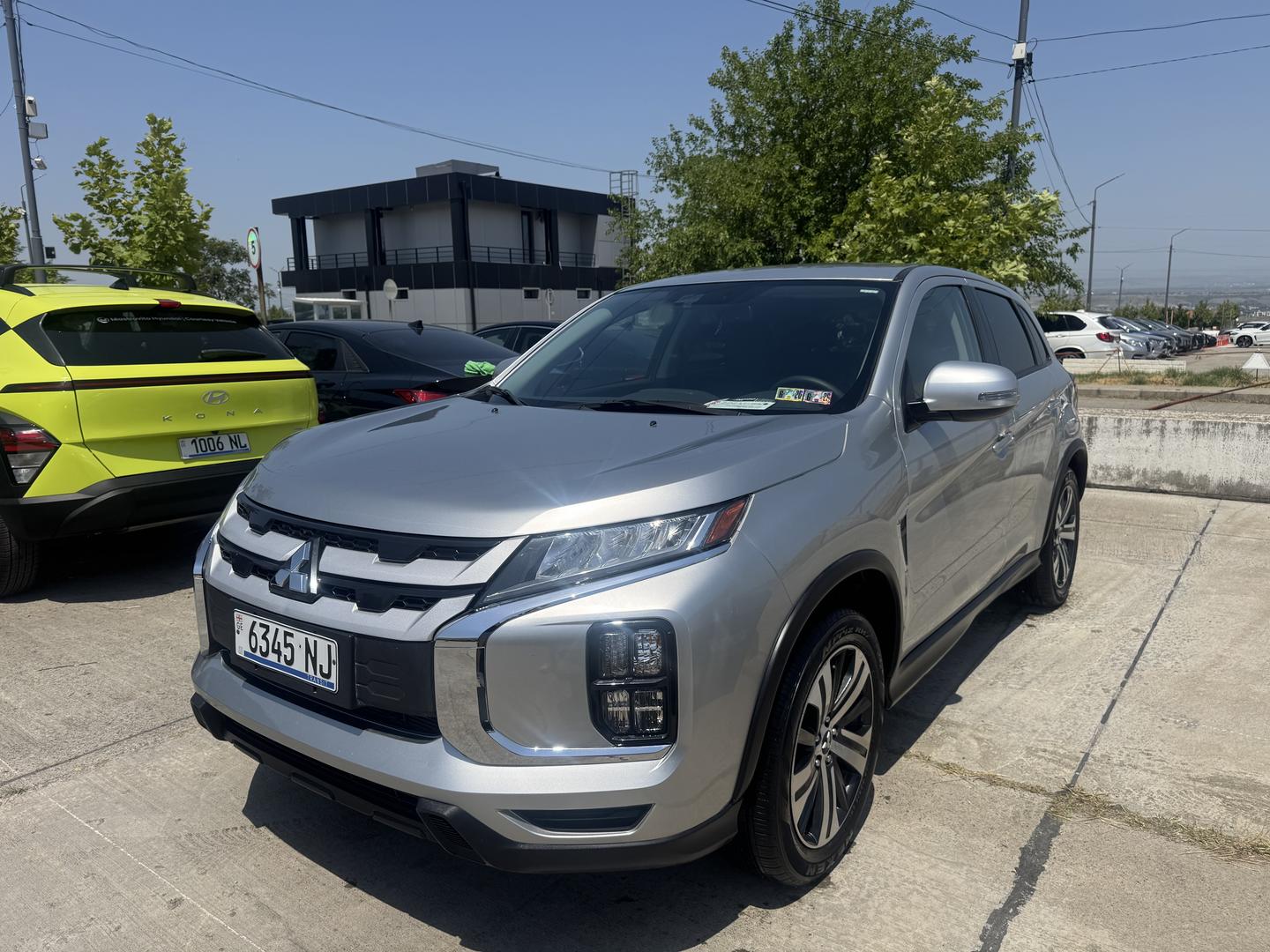 Mitsubishi Outlander Sport 2023 — photo 2