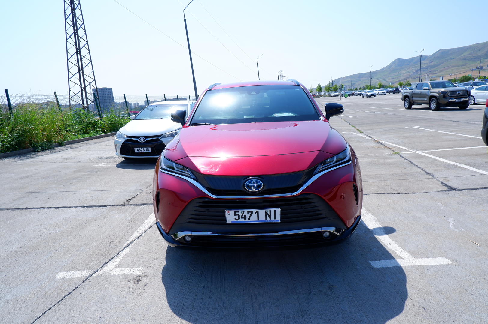 Toyota Venza 2022 — photo 2