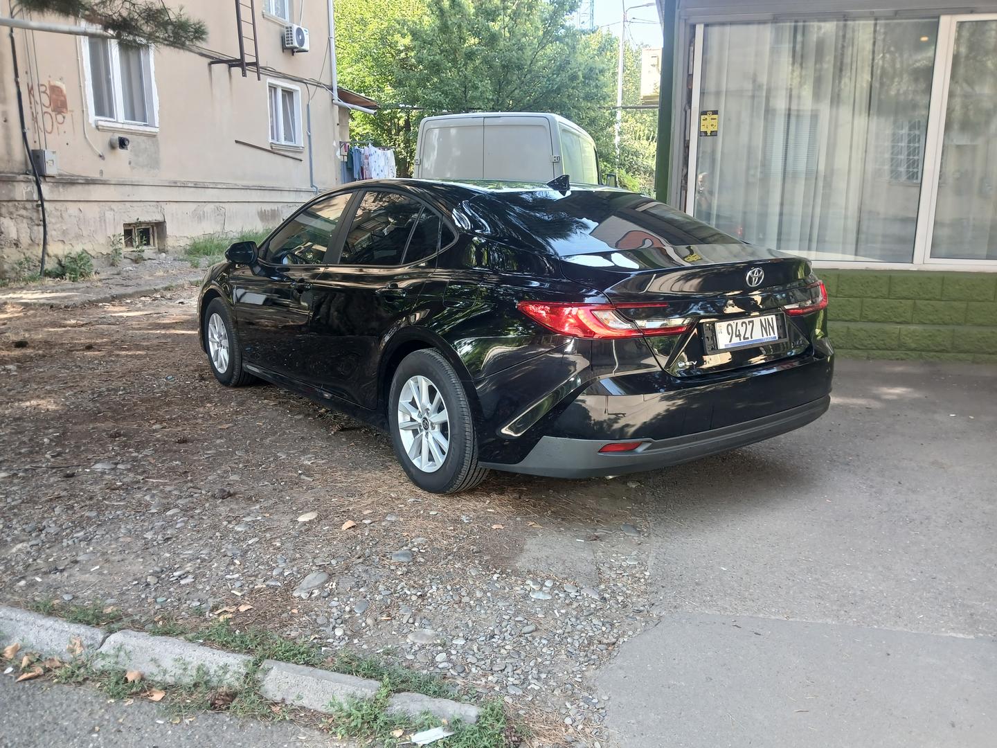 Toyota Camry 2026 — photo 2