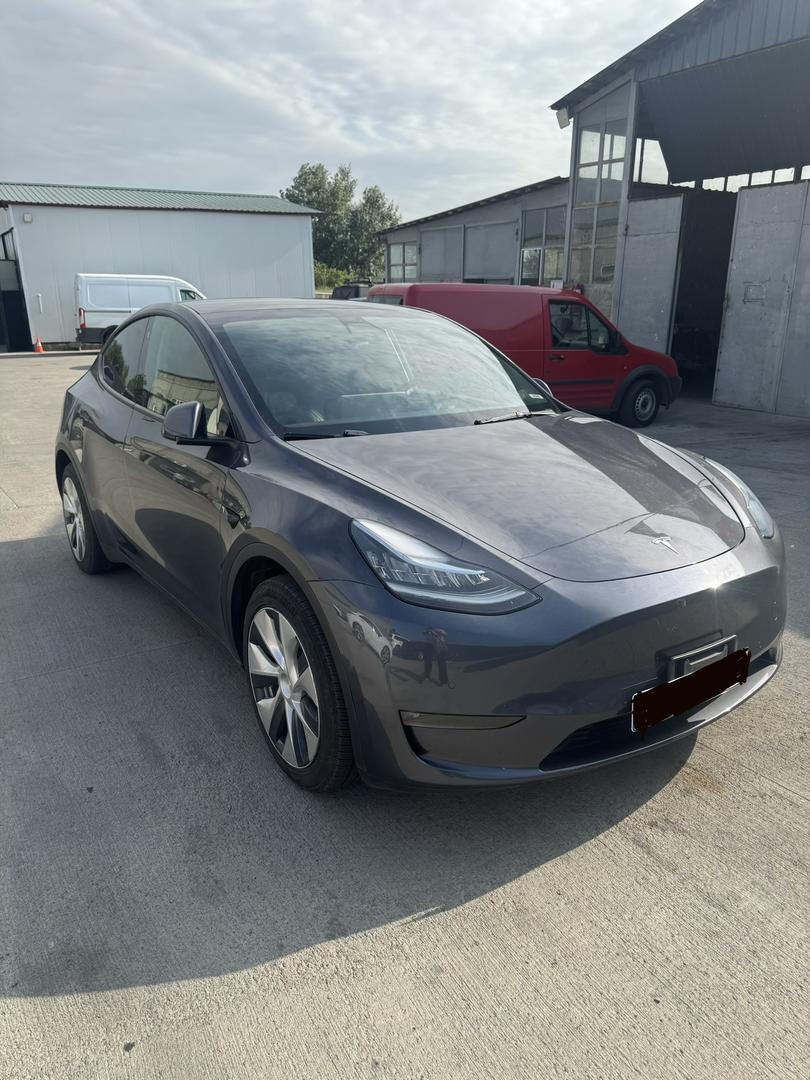 Tesla Model Y 2021 — photo 2