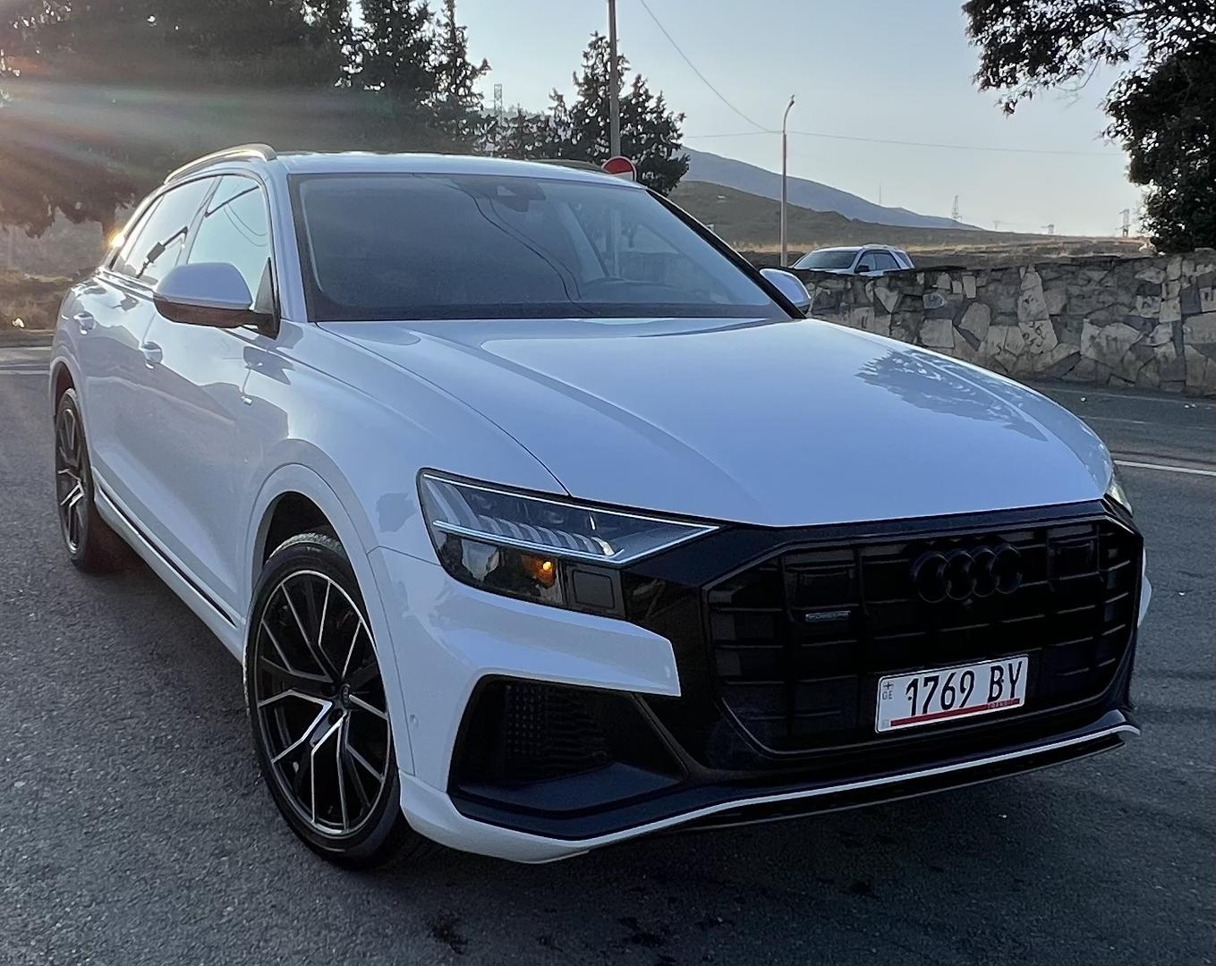 Audi Q8 2023 — photo 2