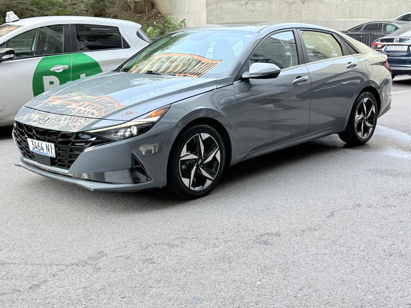 Hyundai Elantra 2022 — photo 2