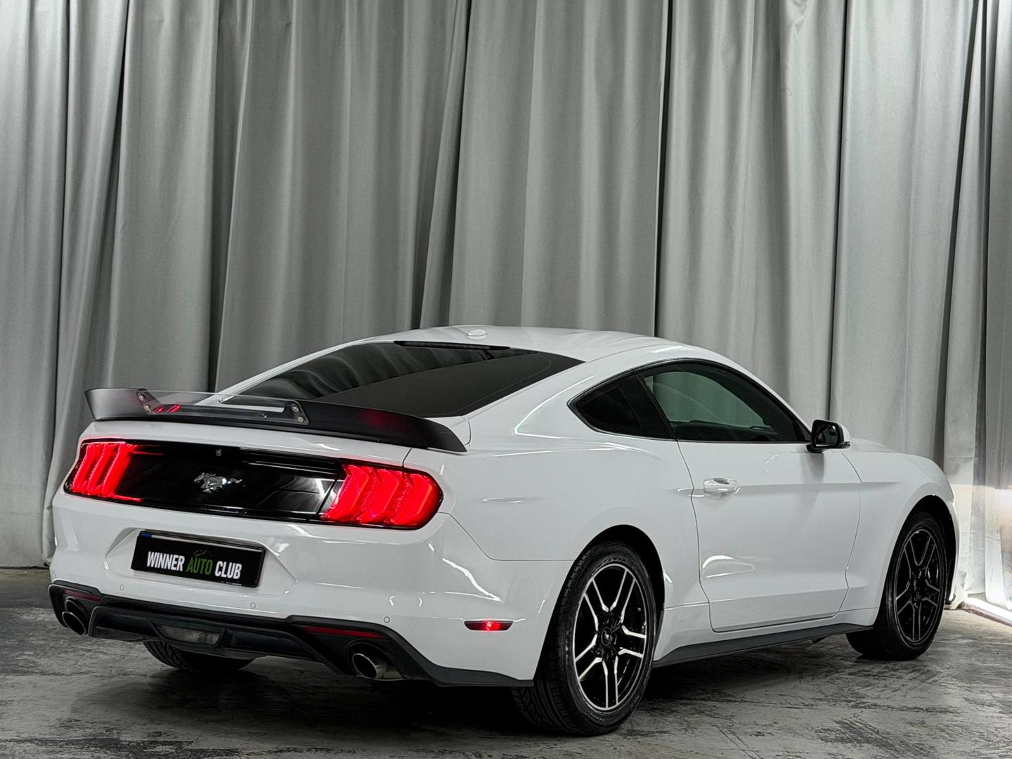Ford Mustang 2020 — photo 2
