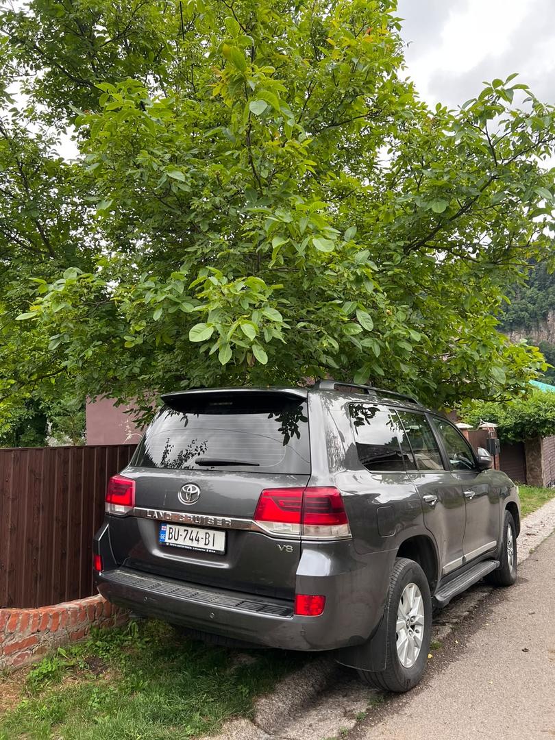 Toyota Land Cruiser 200