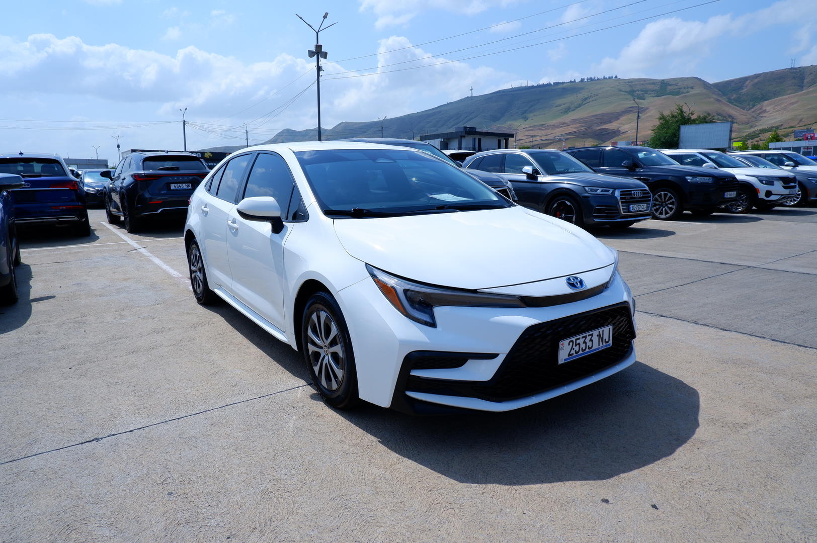 Toyota Corolla 2023 — photo 2