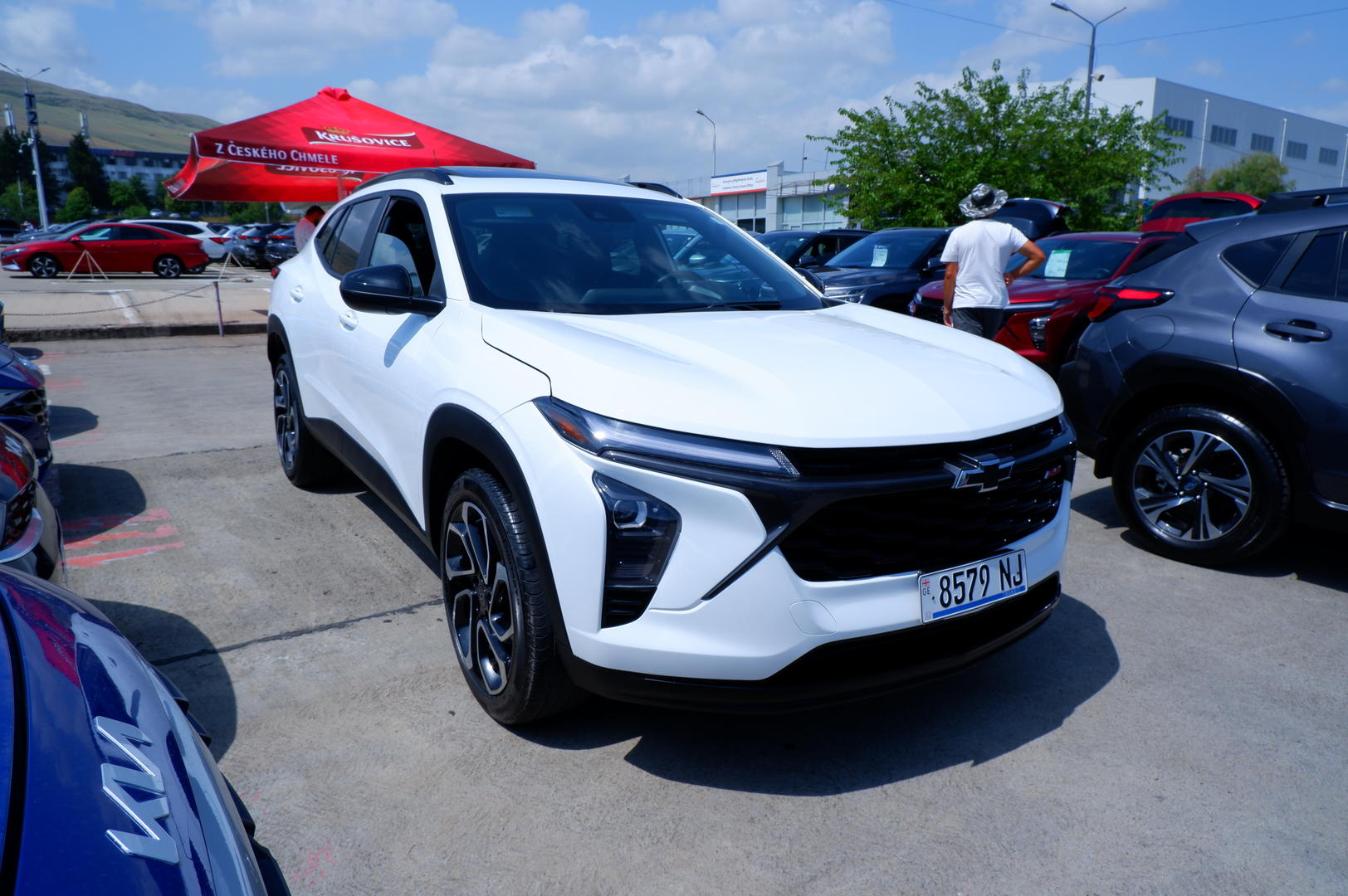 Chevrolet Trax 2023 — photo 2