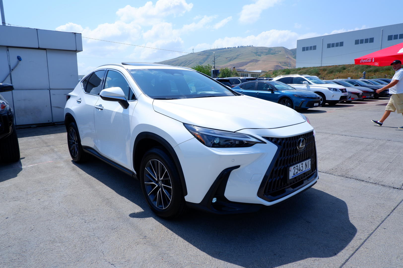 Lexus NX 250 2025 — photo 2