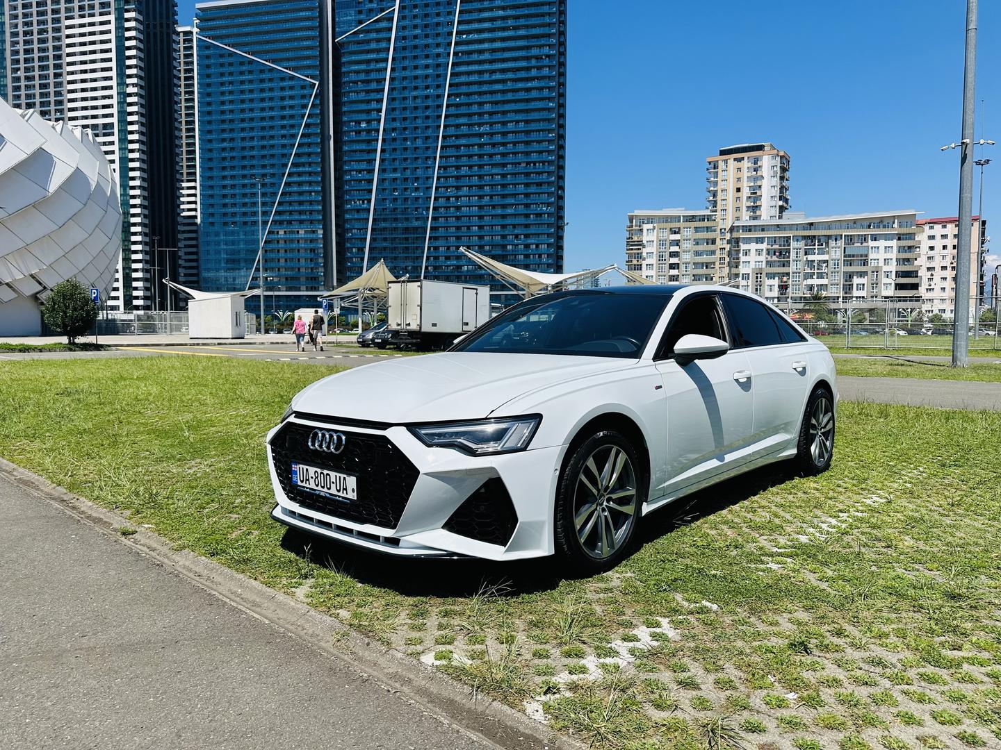 Audi A6 2015 — photo 2