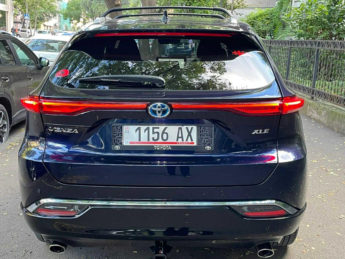 Toyota Venza 2023 — photo 2