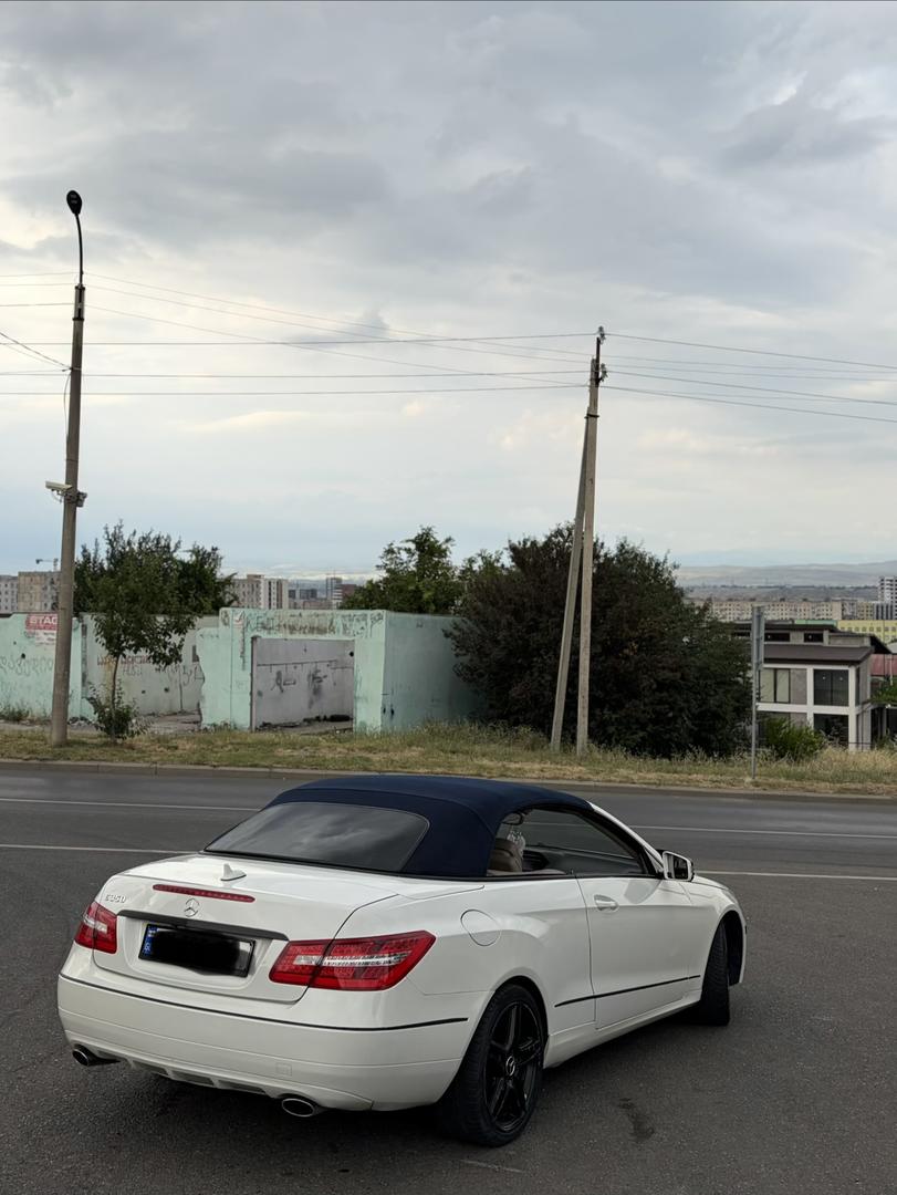 Mercedes-Benz E 350 2011 — photo 2