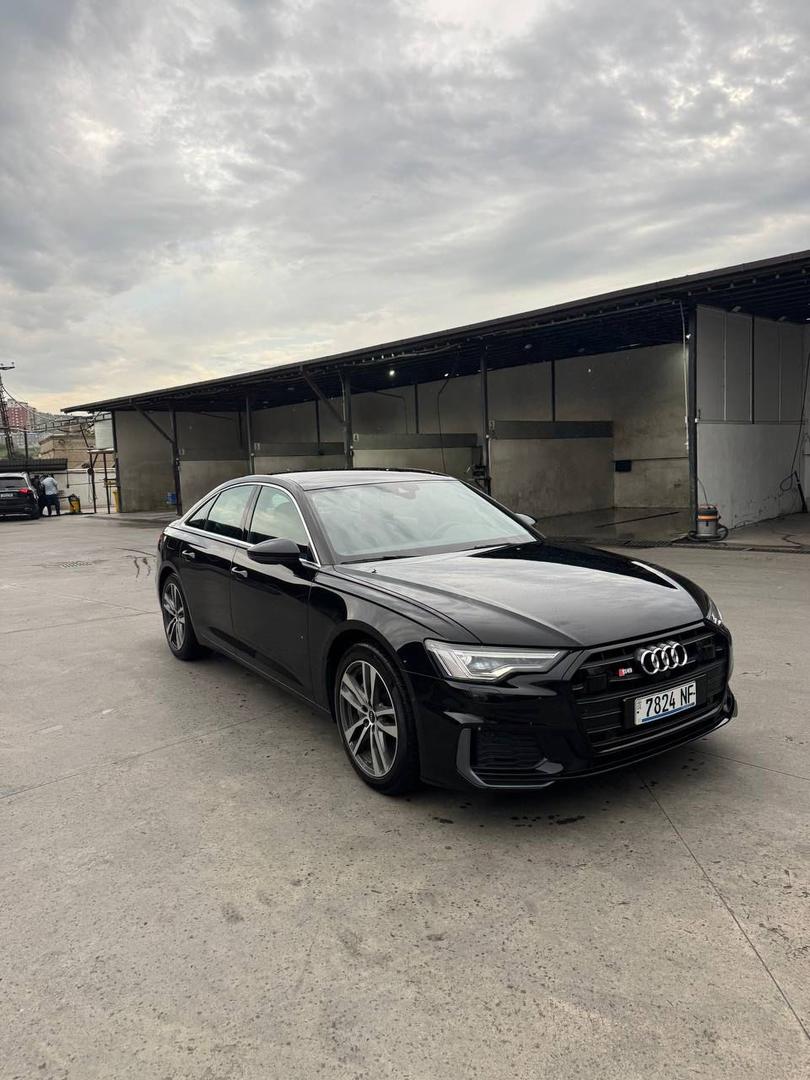 Audi A6 2022 — photo 2