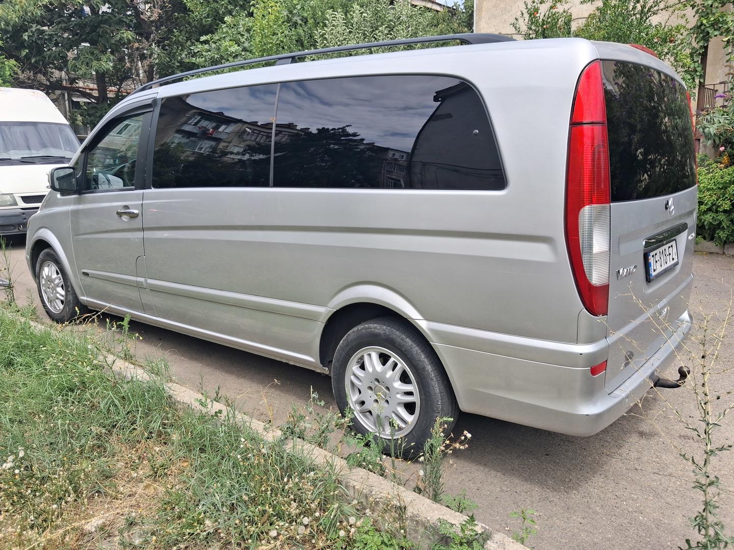 Mercedes-Benz Viano 2010 — photo 2
