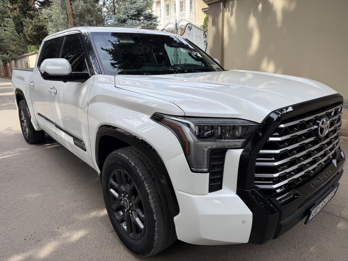 Toyota Tundra 2022 — photo 2