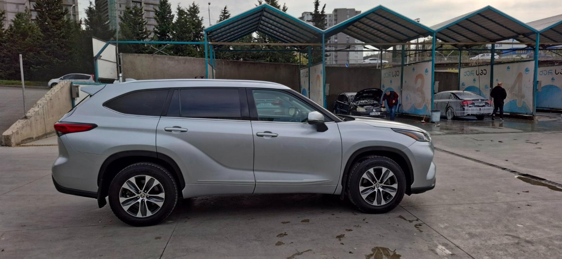 Toyota Highlander 2020 — photo 2
