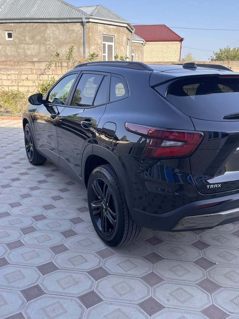 Chevrolet Trax 2023 — photo 2